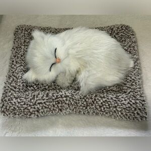REALISTIC SLEEPING CAT ORNAMENTAL